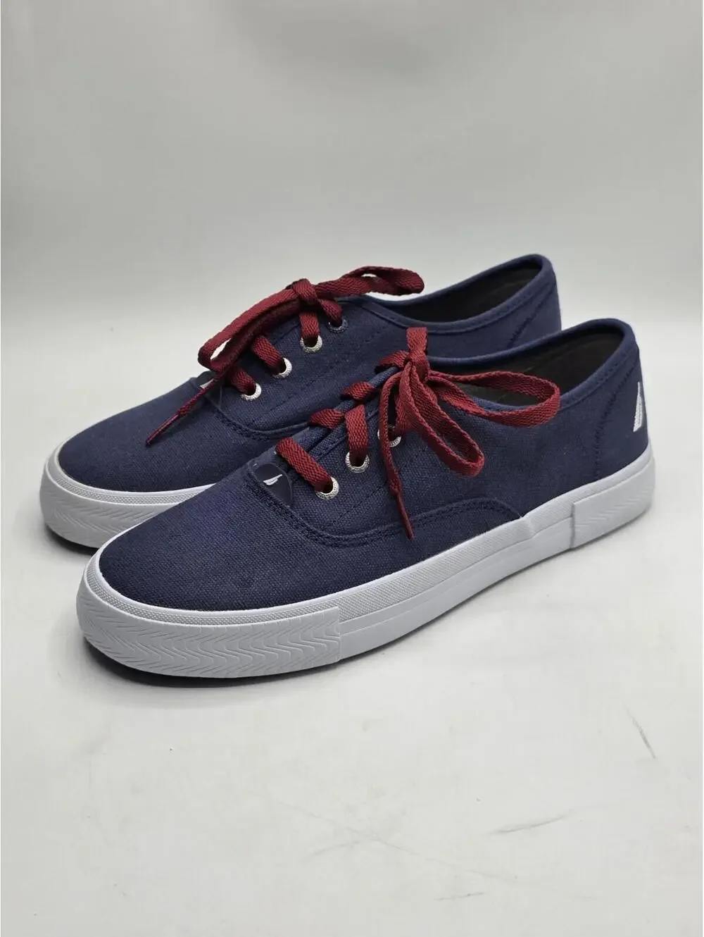 Nautica Deckloom Men’s 7.5 Navy Blue Canvas Sneakers Nautical Deck Shoes Maroon